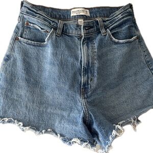 Abercrombie & Fitch Curve Love 90s Relaxed Cutoff High Rise Shorts